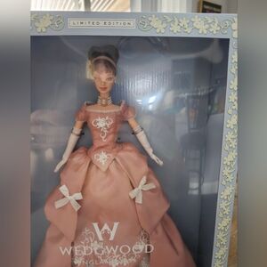 Wedgwood BarbieSpecial Edition , Pink Dress 2000 Mattel